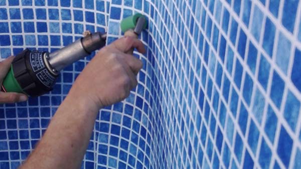 Instalación de láminas de PVC para piscinas