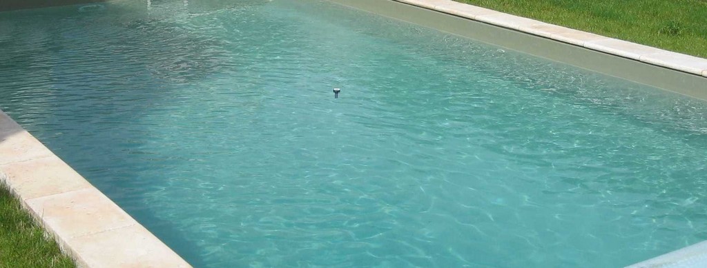 Olive es una de las membranas armadas más populares que Cefil Pool instala en piscinas