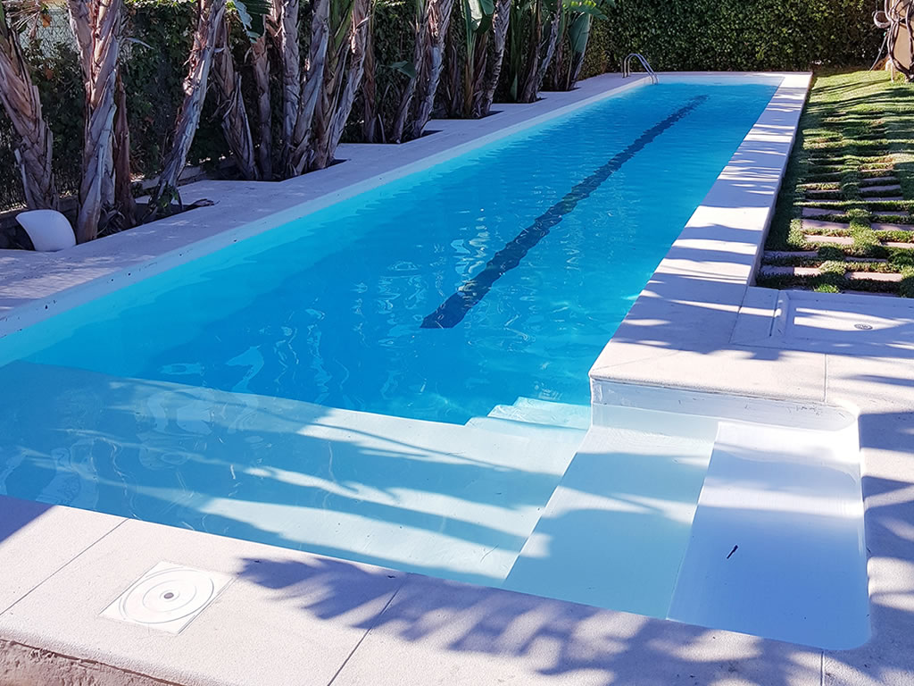 Inter Tesela es una de las membranas armadas unicolor más populares que Cefil Pool instala en piscinas